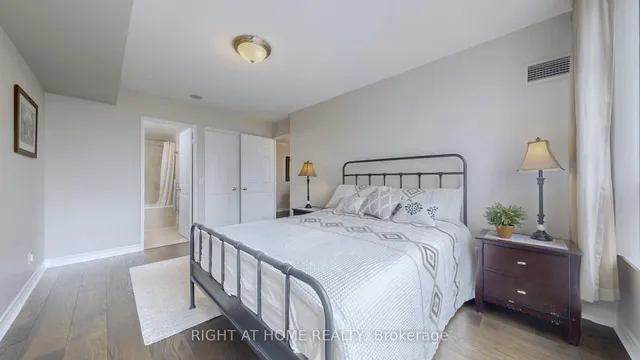 Additional image 17 of 18 Parkview Ave Unit 906