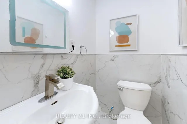 Additional image 19 of 92 King Edward Ave Ave