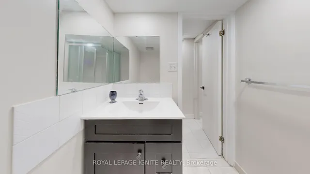 Additional image 32 of 18 Littleborough Crt