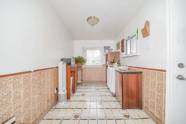 Additional image 18 of 12 Earlscourt Ave