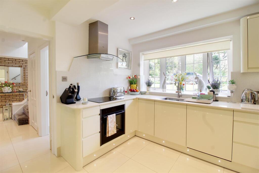 Additional image 16 of Bell Lane, Brookmans Park