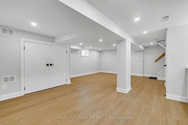 Additional image 29 of 42 Smithfield Dr