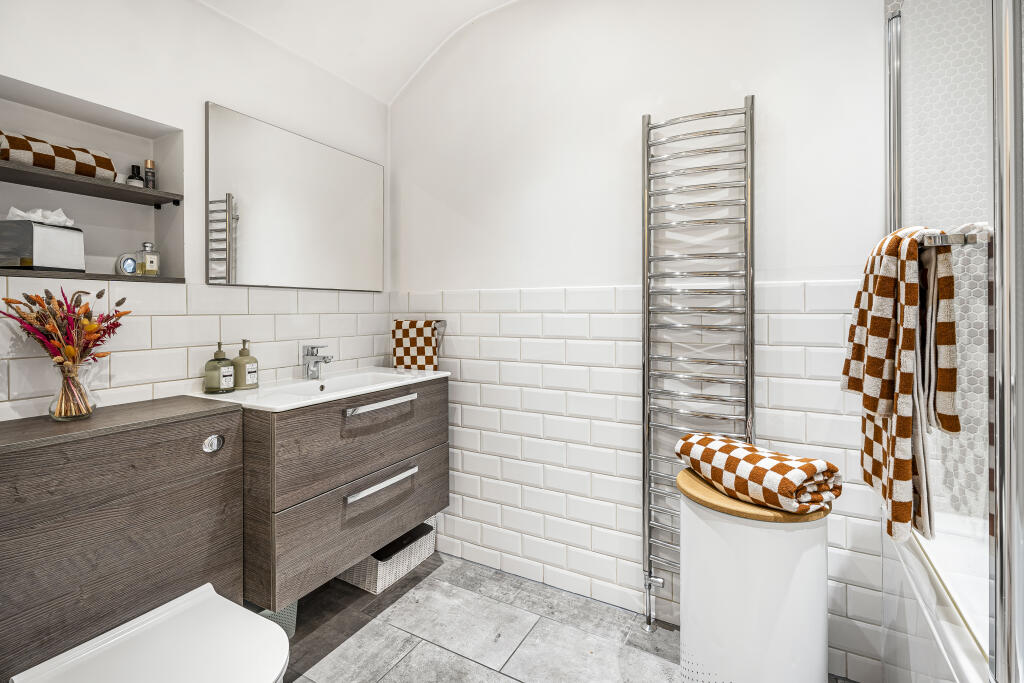 Additional image 13 of Pottersheath Road, Welwyn, Hertfordshire, AL6