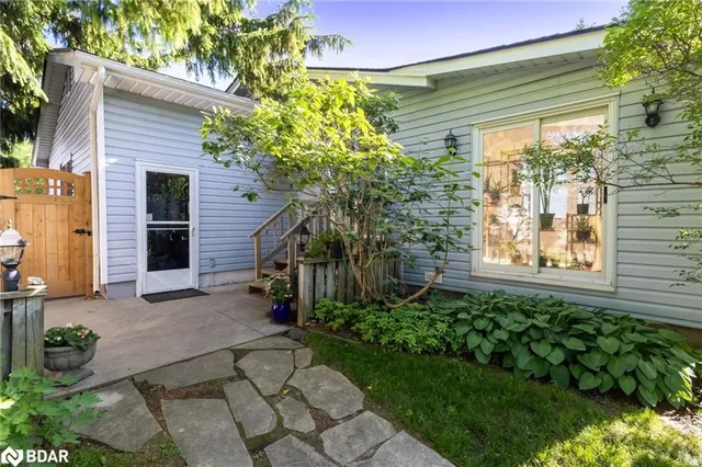 Additional image 44 of 247 Elmhurst Cres