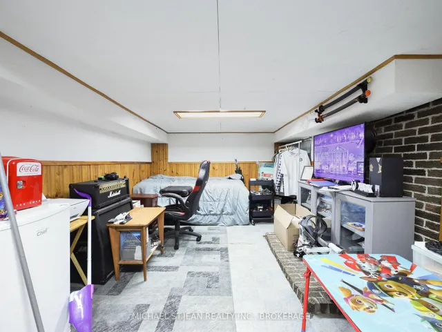 Additional image 32 of 89 Cameron Ave