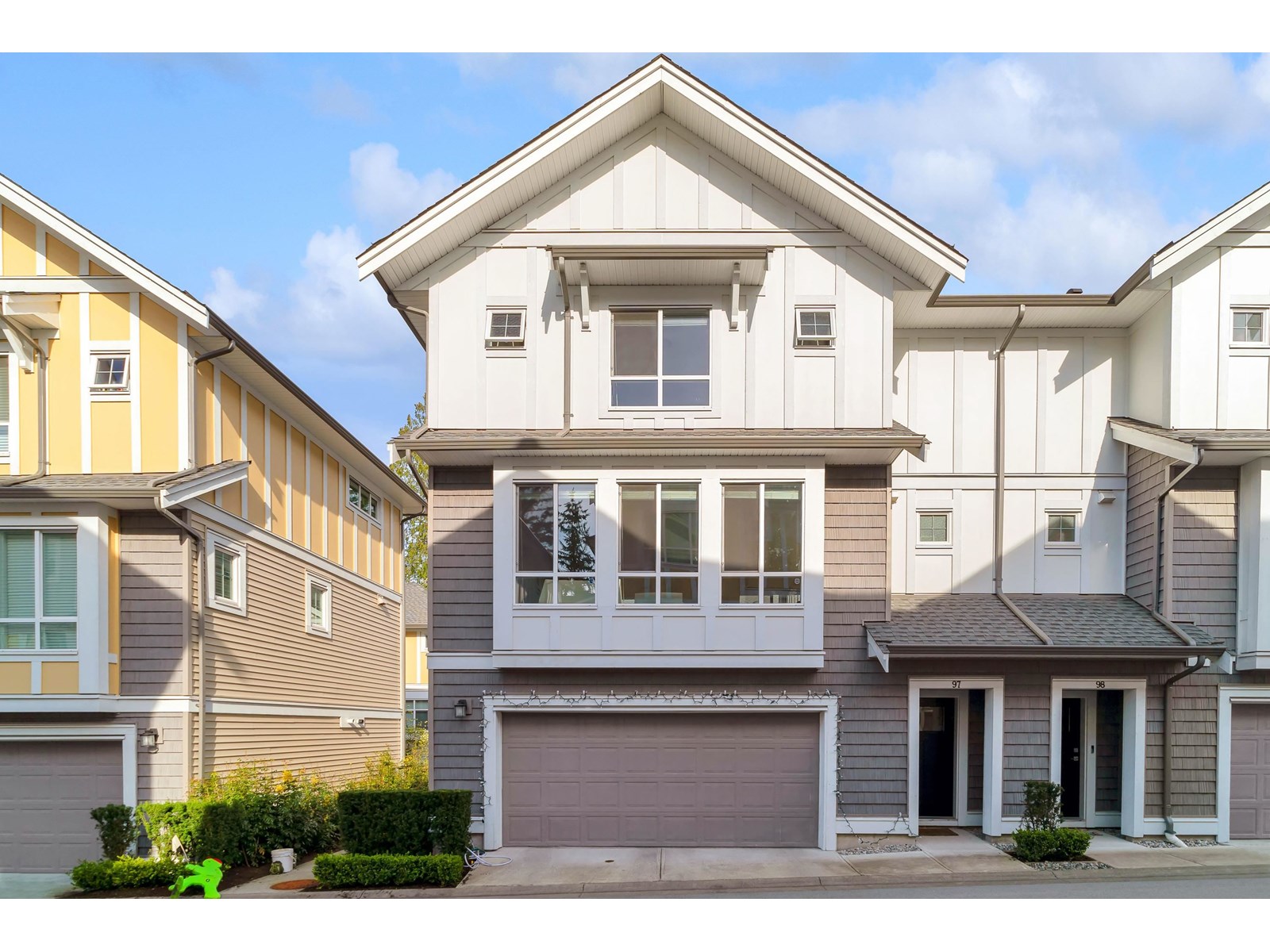 97 9688 162A STREET|Surrey, British Columbia V4N6V3