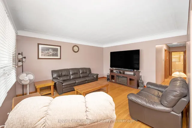 Additional image 9 of 327 East 42nd St