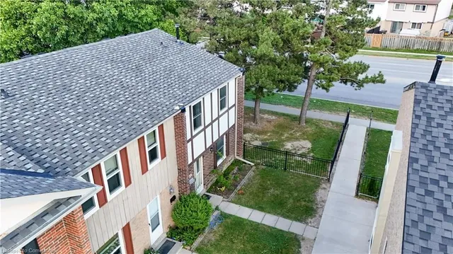 Additional image 16 of 900 Centralpark Dr Unit 115