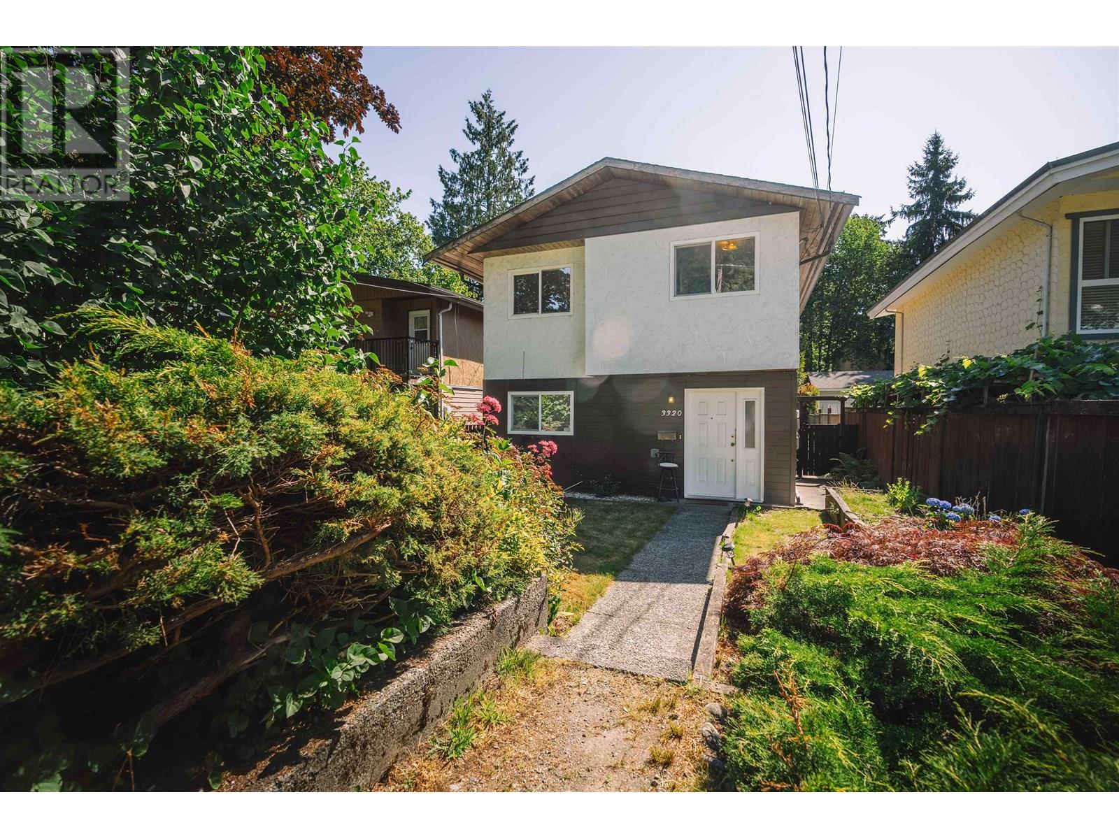 3320 JERVIS STREET|Port Coquitlam, British Columbia V3B4P3