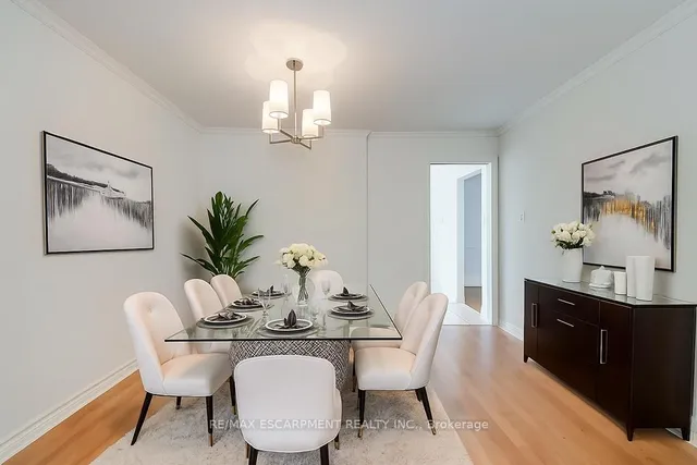 Additional image 13 of 1270 Gainsborough Dr Unit 4