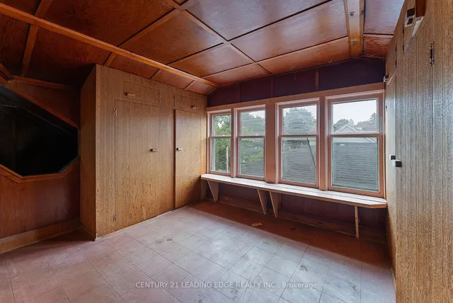 Additional image 24 of 102 Kalmar Ave