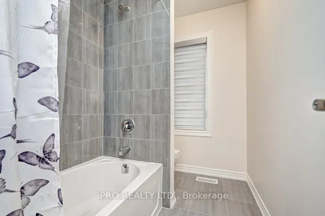 Additional image 32 of 624 Beckview Cres