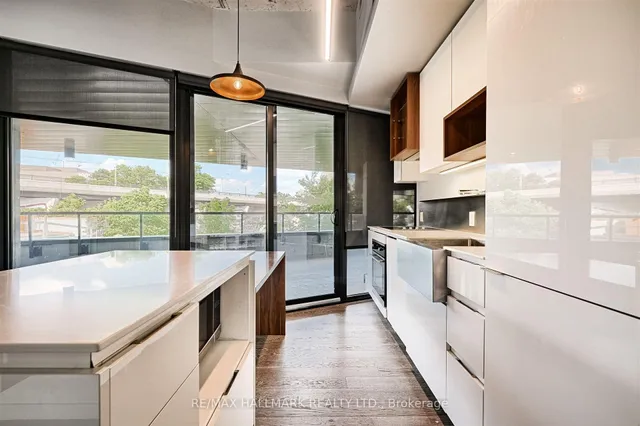 Additional image 19 of 383 Sorauren Ave Unit 209