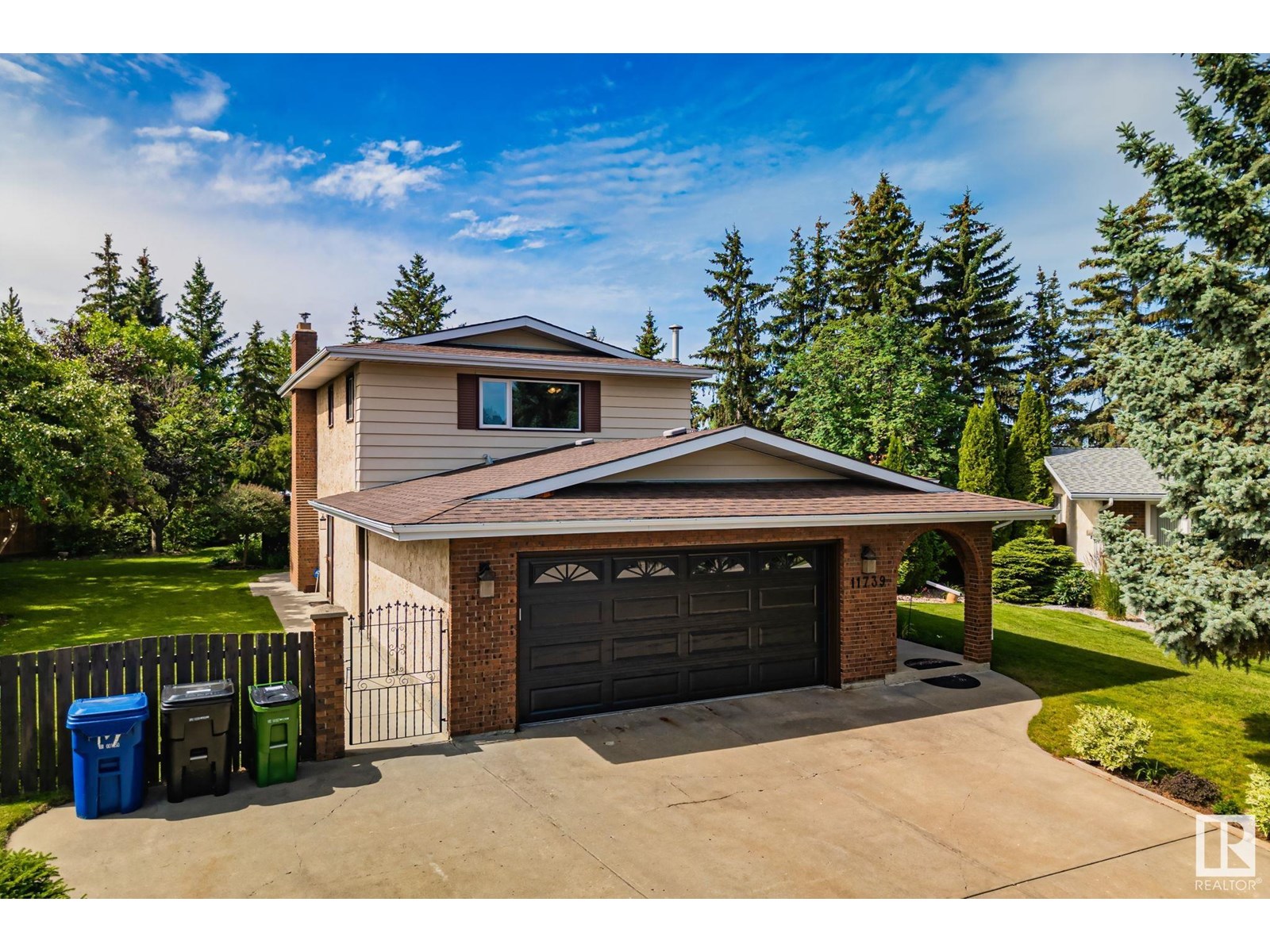 11739 27 AV NW|Edmonton, Alberta T6J3N7