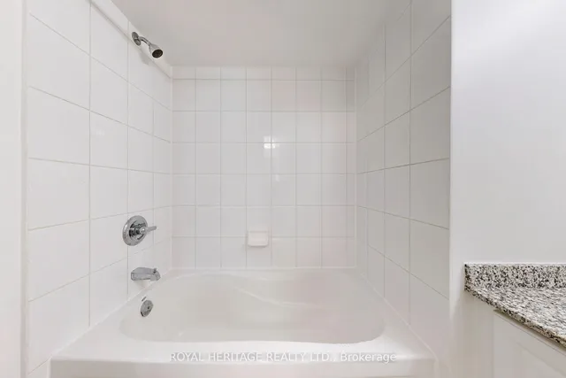 房产图片 21 - 60 Fairfax Cres 单元 211