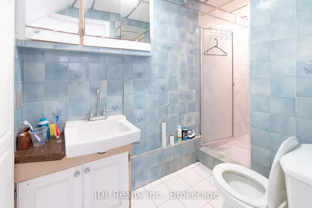 Additional image 23 of 121 Delmar Dr