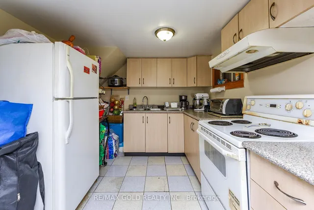 Additional image 31 of 3507 Laddie Cres