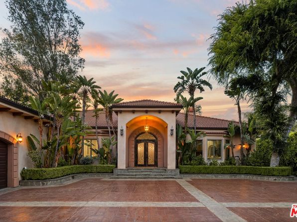13845 Magnolia Blvd, Sherman Oaks, CA 91423