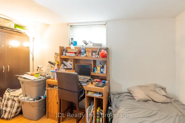 Additional image 34 of 121 Delmar Dr