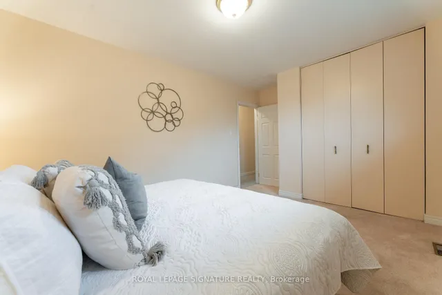 Additional image 11 of 30 Marowyne Dr