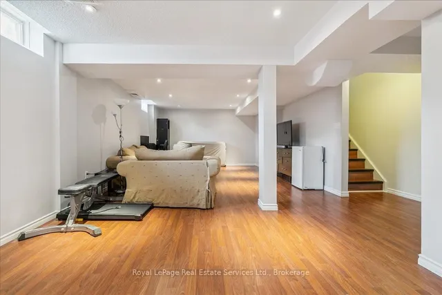 房产图片 34 - 64 Newport Cres