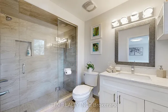 Additional image 22 of 851 Clemens Cres