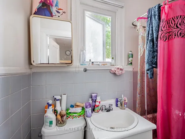 Additional image 17 of 111 Alberta Ave