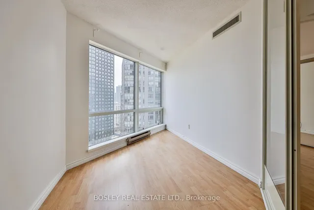 Additional image 11 of 1001 Bay St Unit 2108