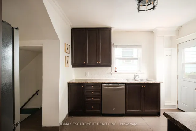 房产图片 21 - 505 Queensdale Ave