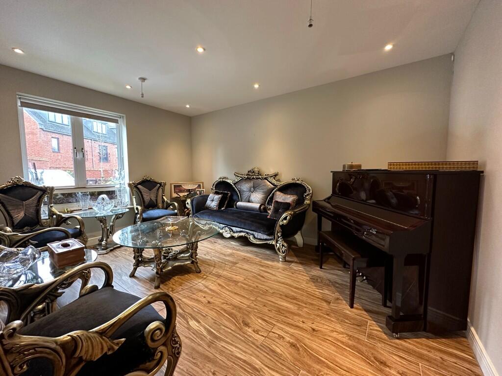 Additional image 26 of Green Close, AL9