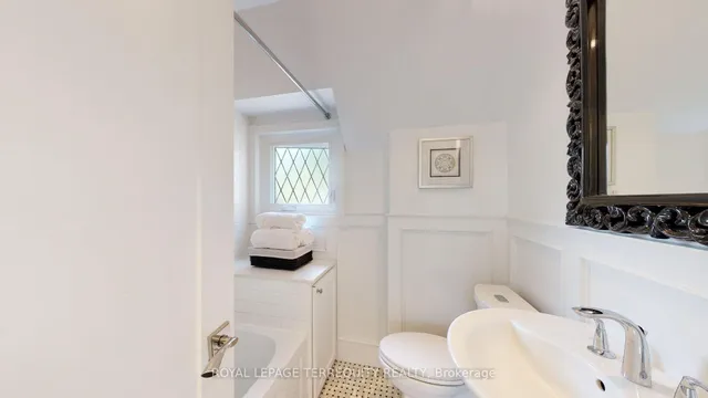 Additional image 30 of 65 Burnhamthorpe Cres