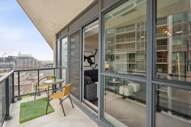 Additional image 21 of 51 East Liberty St Unit 1115