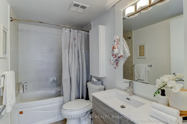 Additional image 16 of 81 Navy Wharf Crt Unit 3608