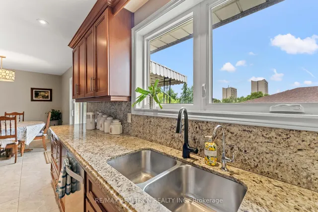 Additional image 10 of 4 Peacham Cres