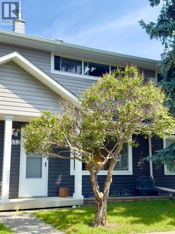 552 Regal Park NE|Calgary, Alberta T2E0S6