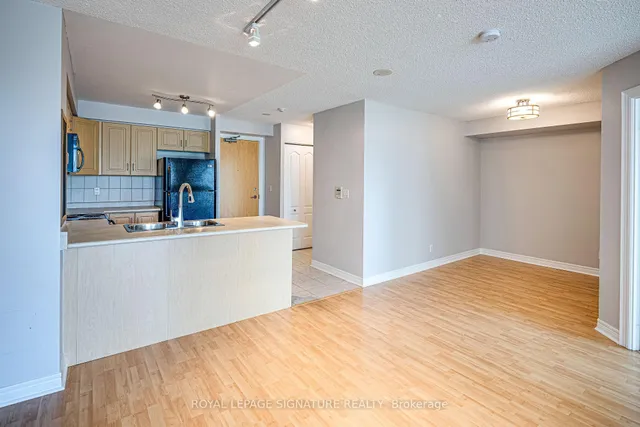 Additional image 4 of 212 Eglinton Ave Unit 402