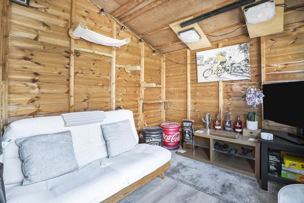 Additional image 17 of High Street, London Colney, AL2