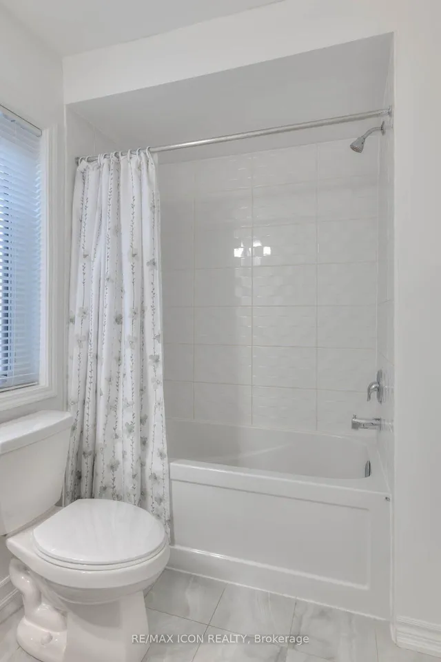 Additional image 34 of 22 Saxony St