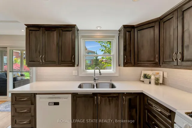 Additional image 7 of 14 Anita Crt