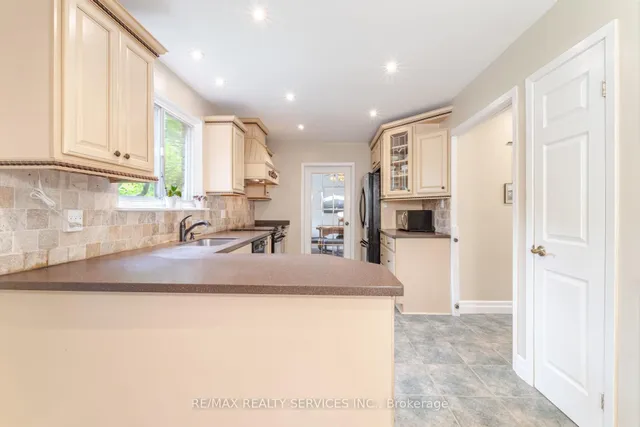 Additional image 16 of 19 Jasper Cres