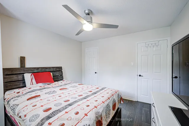 Additional image 33 of 2006 Glenada Cres Unit 27