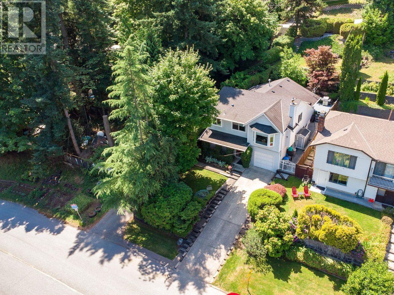 1119 CECILE DRIVE|Port Moody, British Columbia V3H1M8