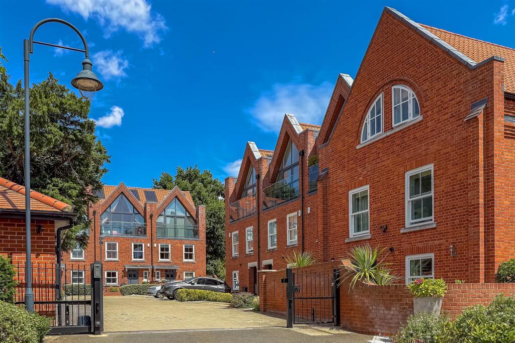 Additional image 16 of Oak Tree Gardens, St. Albans