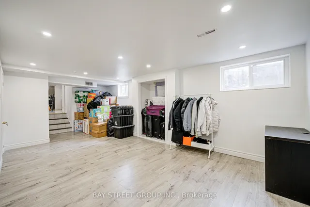 Additional image 43 of 64 Rakewood Cres