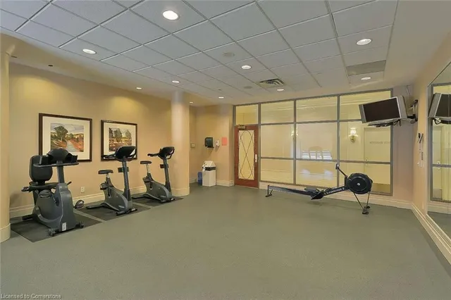 Additional image 33 of 5233 Dundas St Unit 227