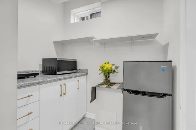 Additional image 39 of 14 Kayak Hts