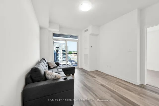 Additional image 19 of 470 Dundas St Unit 416