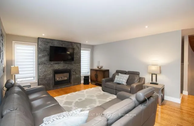 Additional image 15 of 10 Shadeland Cres