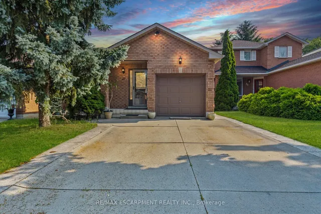 27 Cartier Cres