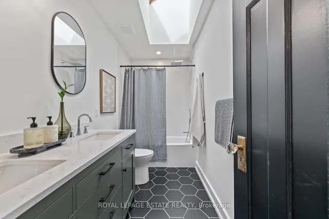 Additional image 24 of 160 Silver Birch Ave